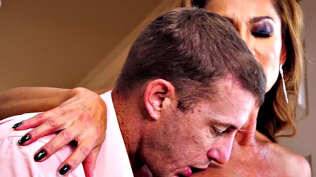 Mystery Date With Minka