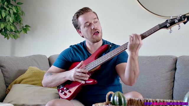 Getting Off On Step - S16:E5