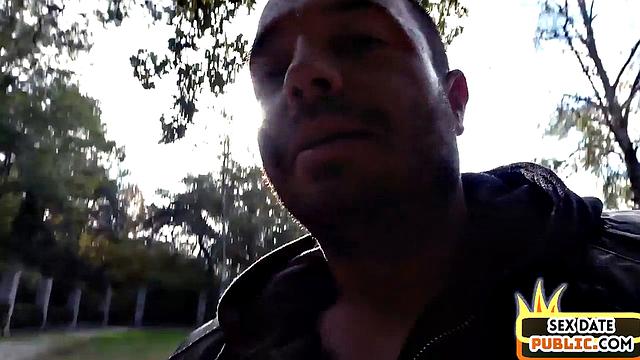 немецкая milf с большими сиськами кончает на природе - pov жара