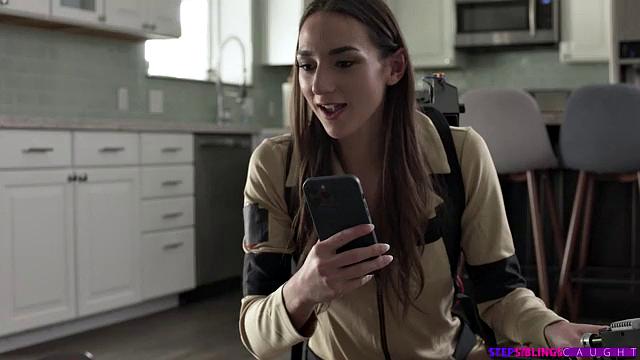 Step Sister Gets Slimed - S17:E7