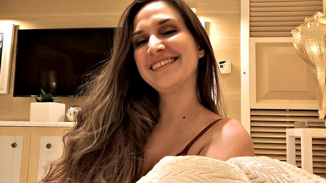 Bigbooty babe anally fucked hardcore by big white dick