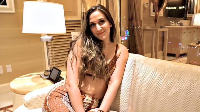 Bigbooty babe anally fucked hardcore by big white dick