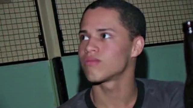 рамон и антонио трахают жеферсона в закулисье клуба