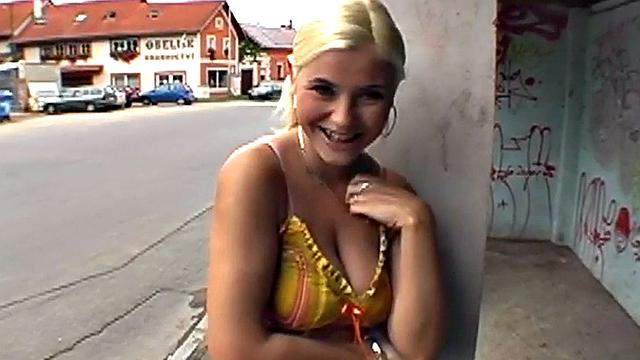 Public amateur babe POV fucked outdoors after casting