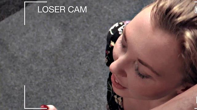 блондинка в чулках трахается с большим черным хуем при муже