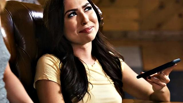 Squirting dyke seduced by dirty before pussylicking