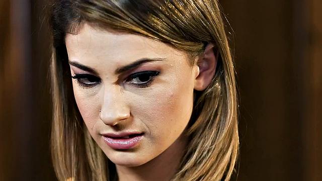 Squirting dyke seduced by dirty before pussylicking