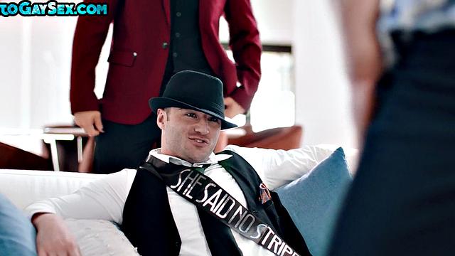 Stud barebacked by hairdresser till cumshot