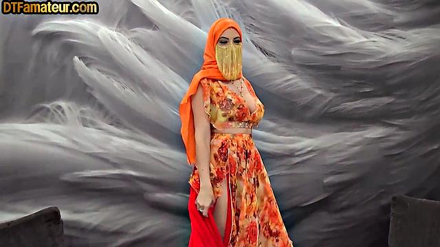 Big booty Arab cockriding her lover