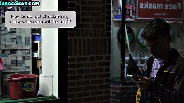 чокнутый отчим кончает на лицо пасынку после голого траха