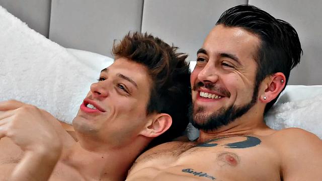 Bareback loving amateur stud fucked at home by his BF