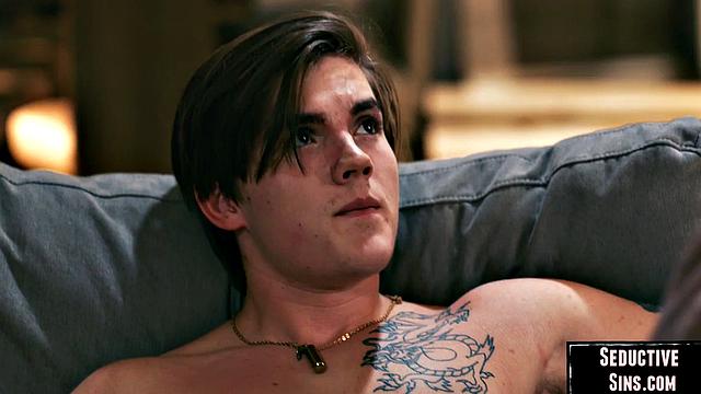 Big-titted sexy MILF gets pussy pounded