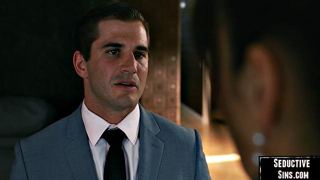 Зрелая блондинка с огромной грудью жёстко отдалась молодому любовнику в белье и получила яркий оргазм.