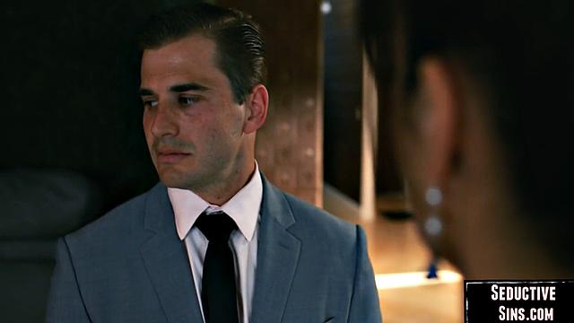 Big-titted sexy MILF gets pussy pounded