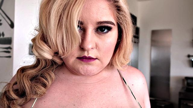 Mae Montgomery: XLGirl Goes To Her Place