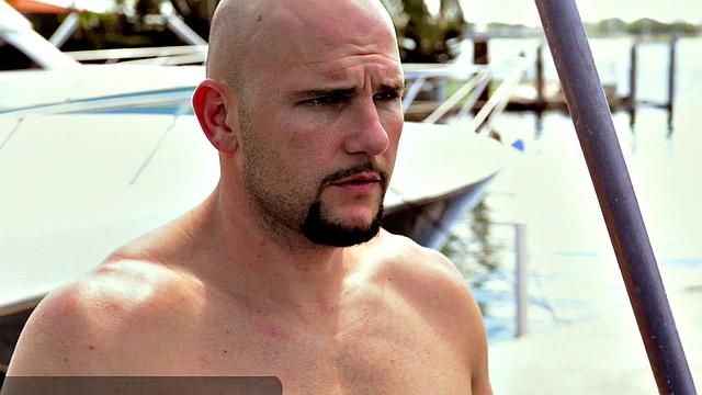 зрелая жена получает двойное проникновение при муже