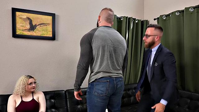 Muscled hunk wanks cock for voyeurs on therapy