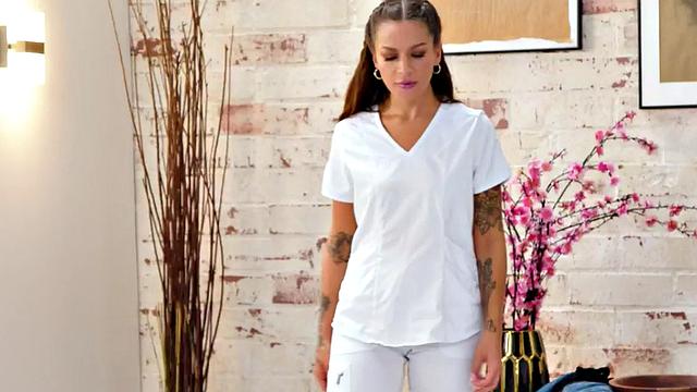 Massage 3some with client by oiled facesitting and BJ babes