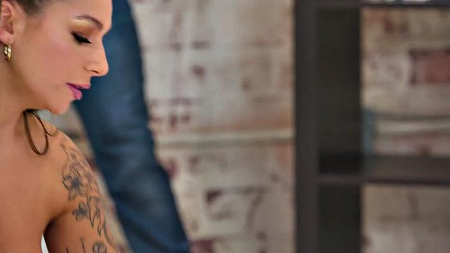 Massage 3some with client by oiled facesitting and BJ babes