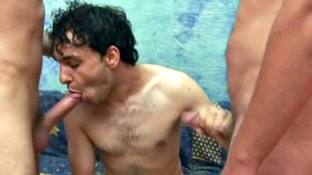 Hot and horny hunks in threesome