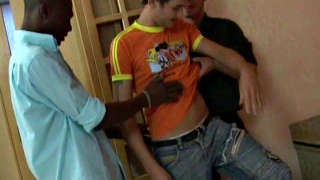 Oral Threesome Party