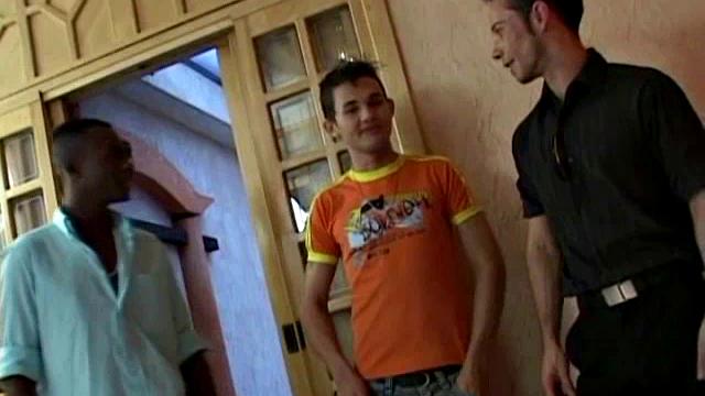 Oral Threesome Party