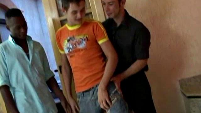 Oral Threesome Party