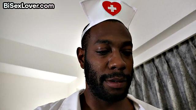 сиськастая медсестра в жёстком би-тройничке