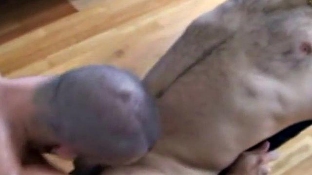 Muscled German jock gets fucked by gaydaddy in homemade anal