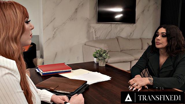 TRANSFIXED - Gorgeous Trans Eva Maxim Fucks Redhead MILF Lauren Phillips