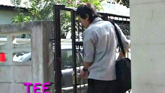 Asian amateur with a slim frame gives a hot outdoor blowjob and swallows a load