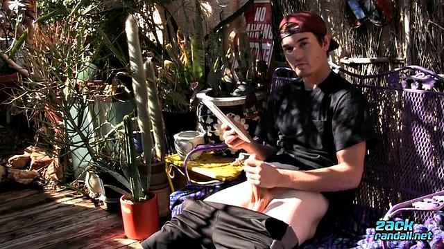 Hetero Guy Jerking Off in the Sun - Lucas Daniels