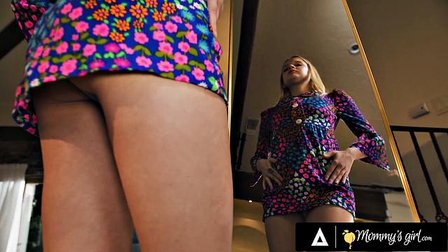 Мокрая Coco Lovelock заливает зрелую Lauren Phillips в безумном лесбийском трипе, не останавливаясь ни на секунду.