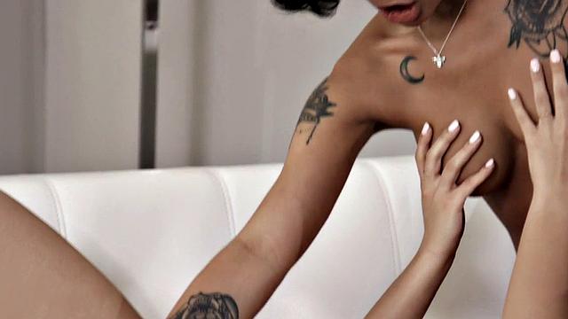 Alt raunchy lez facesitting and licking GF before strapon anal