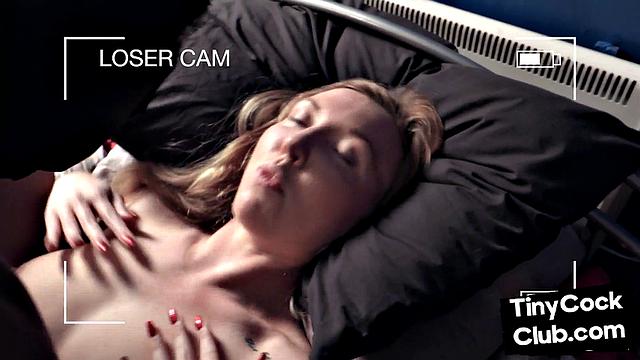 Small loser watching GF in doggy