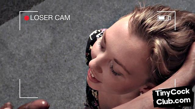 Small loser watching GF in doggy