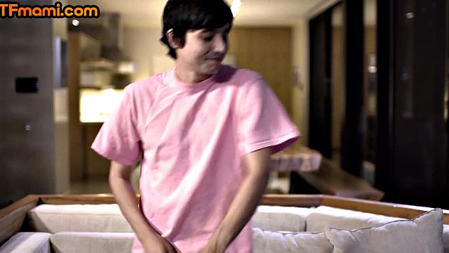 MILF penetrated in wet pussy in missionary