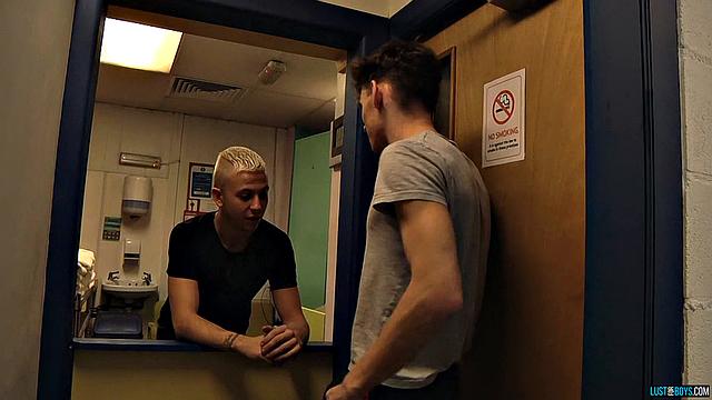 Oscar Gets A Very Hot Welcome - Deacon Hunter & Oscar Roberts