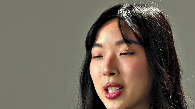 Sweet Asian fingering herself