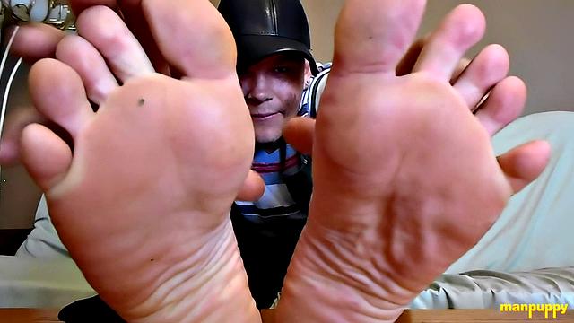 Loopy Giant Leo Wants You to Rub His Feet