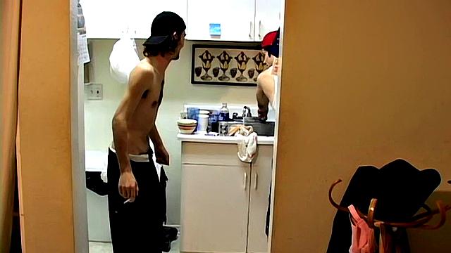 Ian & Dustin Can't Hold It! - Dustin Kilimin & Ian Madrox