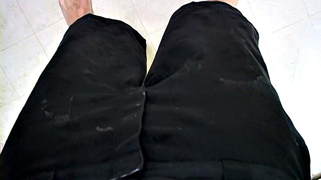 Ian & Dustin Can't Hold It! - Dustin Kilimin & Ian Madrox