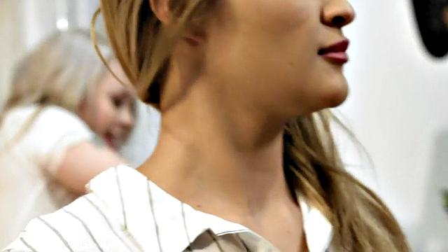 Sensual massaging dyke seduces 19yo before 69 position