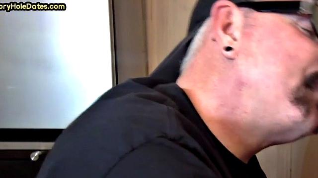 Bearded gloryhole DILF gives 