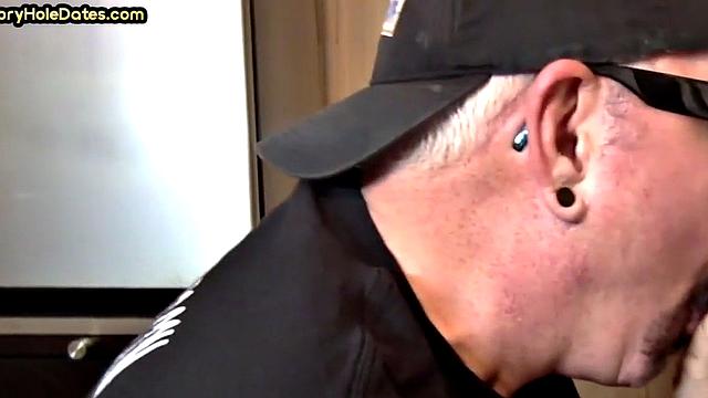 Bearded gloryhole DILF gives 