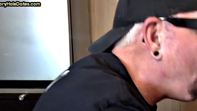 Bearded gloryhole DILF gives 