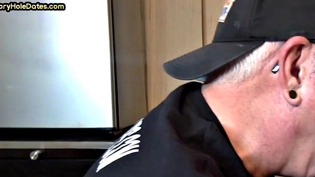 Bearded gloryhole DILF gives 