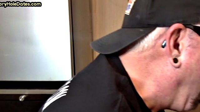 Bearded gloryhole DILF gives 