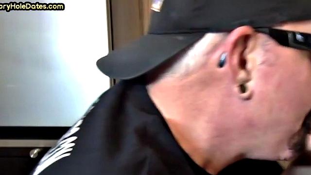 Bearded gloryhole DILF gives 