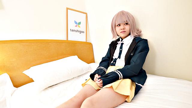 Cutie Saeko Ishiki comes to see with a cute cosplay
